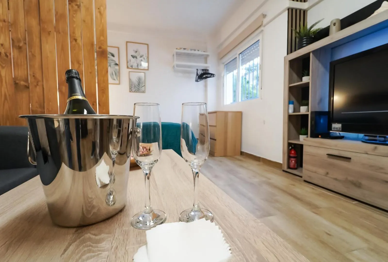 Apartamento Playa La Carihuela Con Piscina Wifi Torremolinos