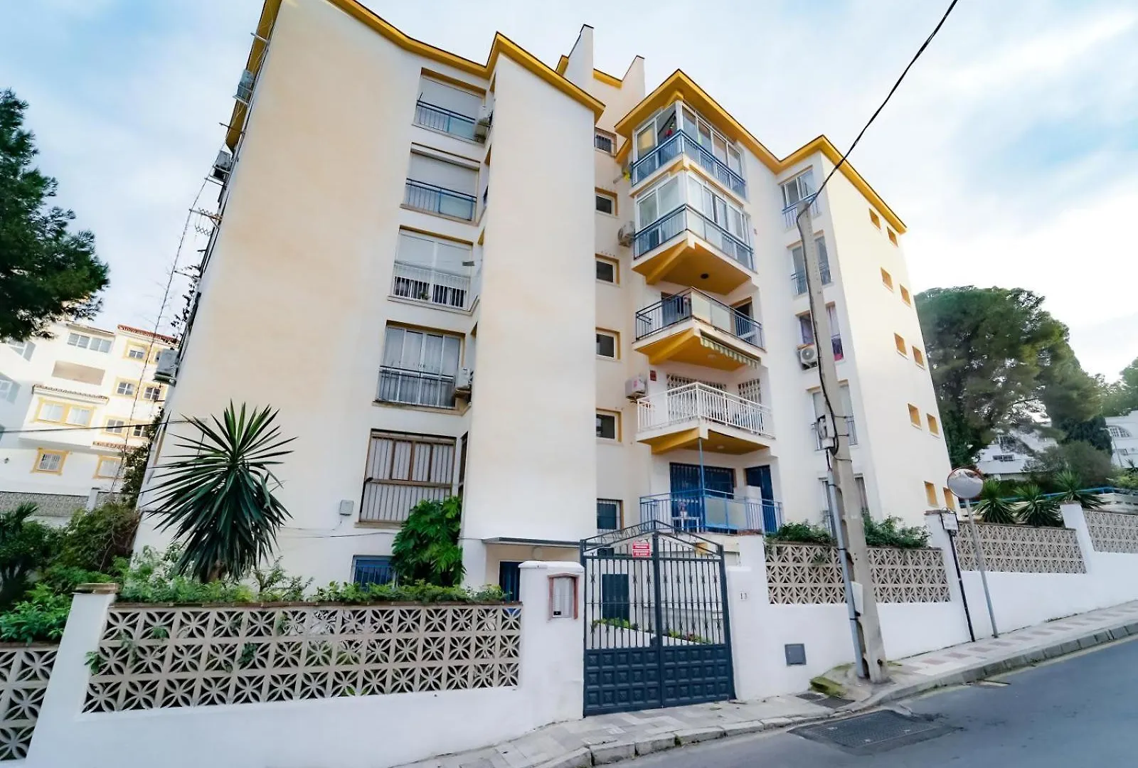 Apartamento Playa La Carihuela Con Piscina Wifi Torremolinos Apartment
